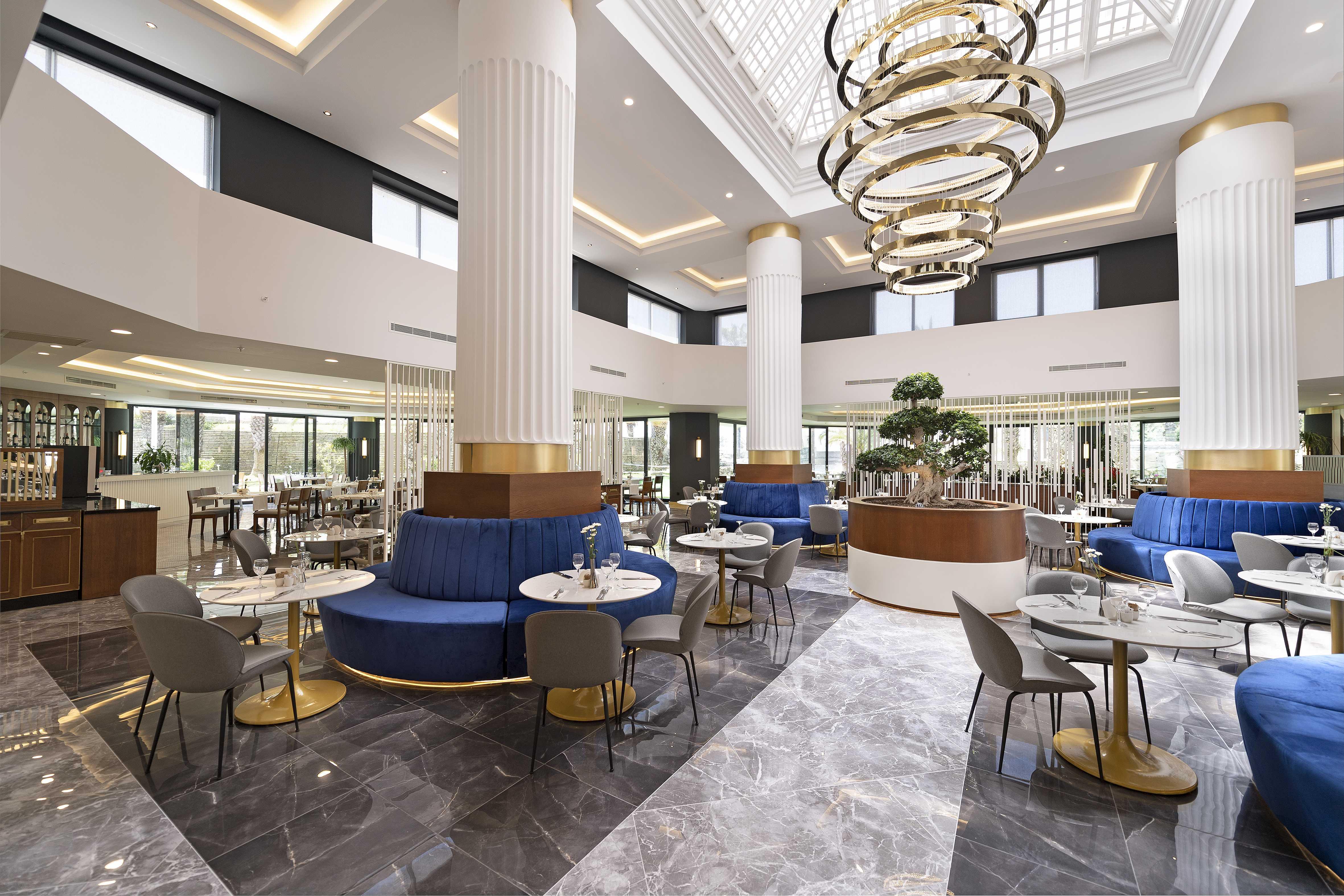 Hotel Seven Seas Blue Side