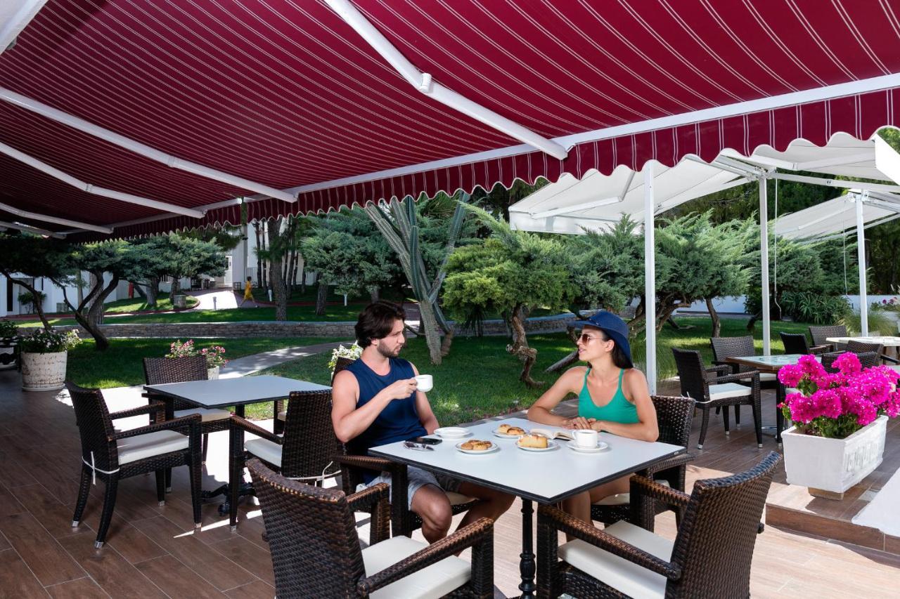 Seven Seas Blue Hotel