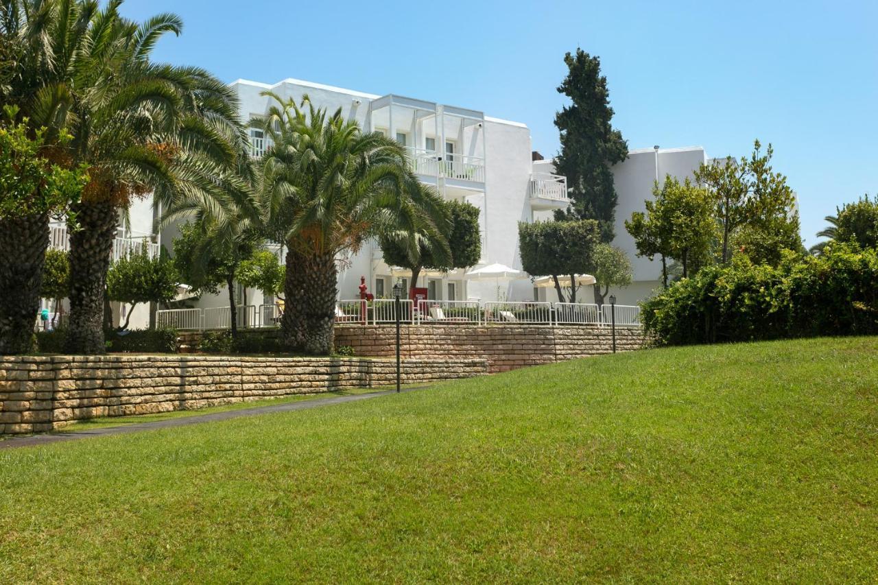 Seven Seas Blue Hotel Side